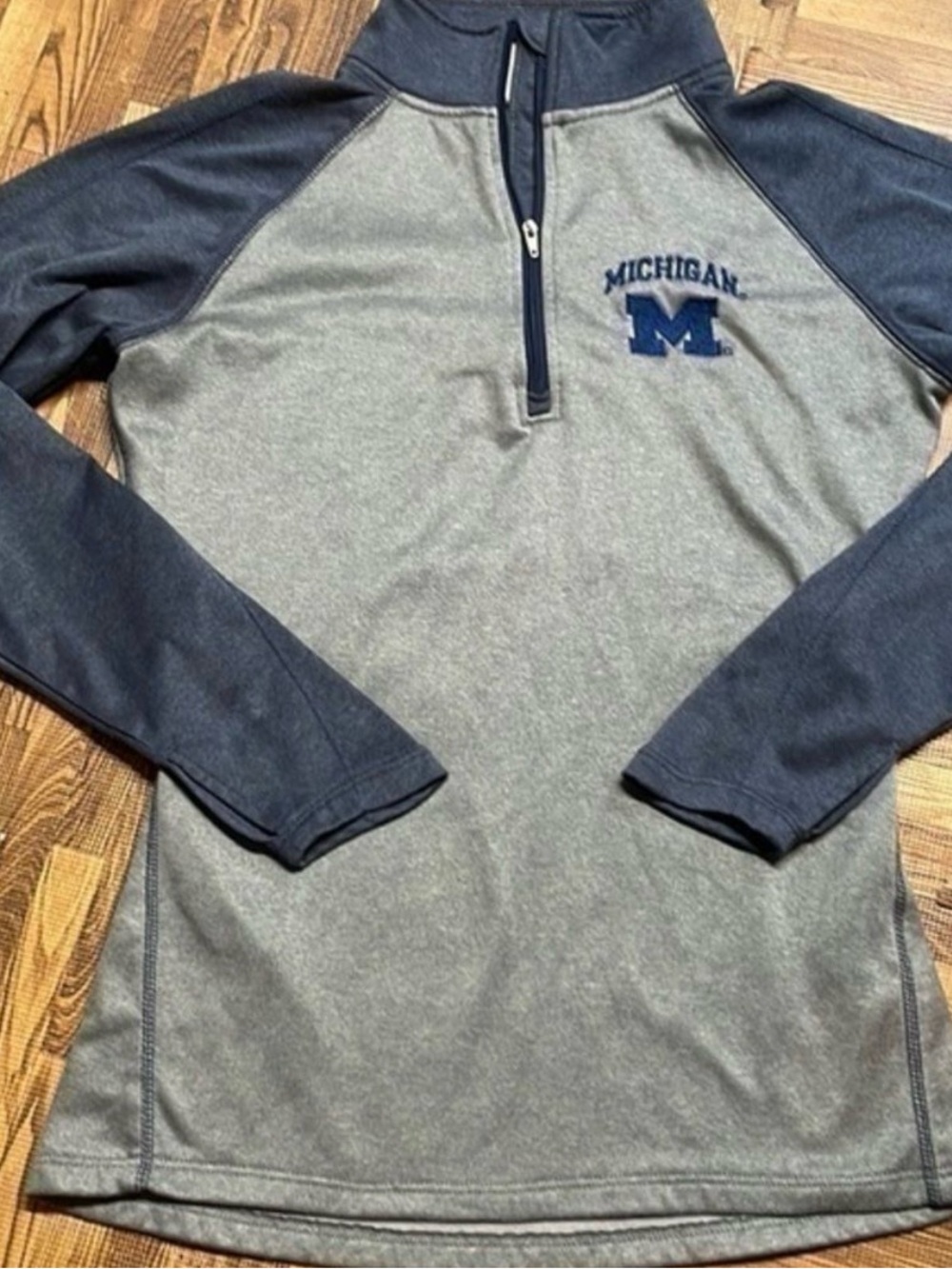 Knights Apparel women’s University of Michigan 3/4 zip pull over top. Size: S